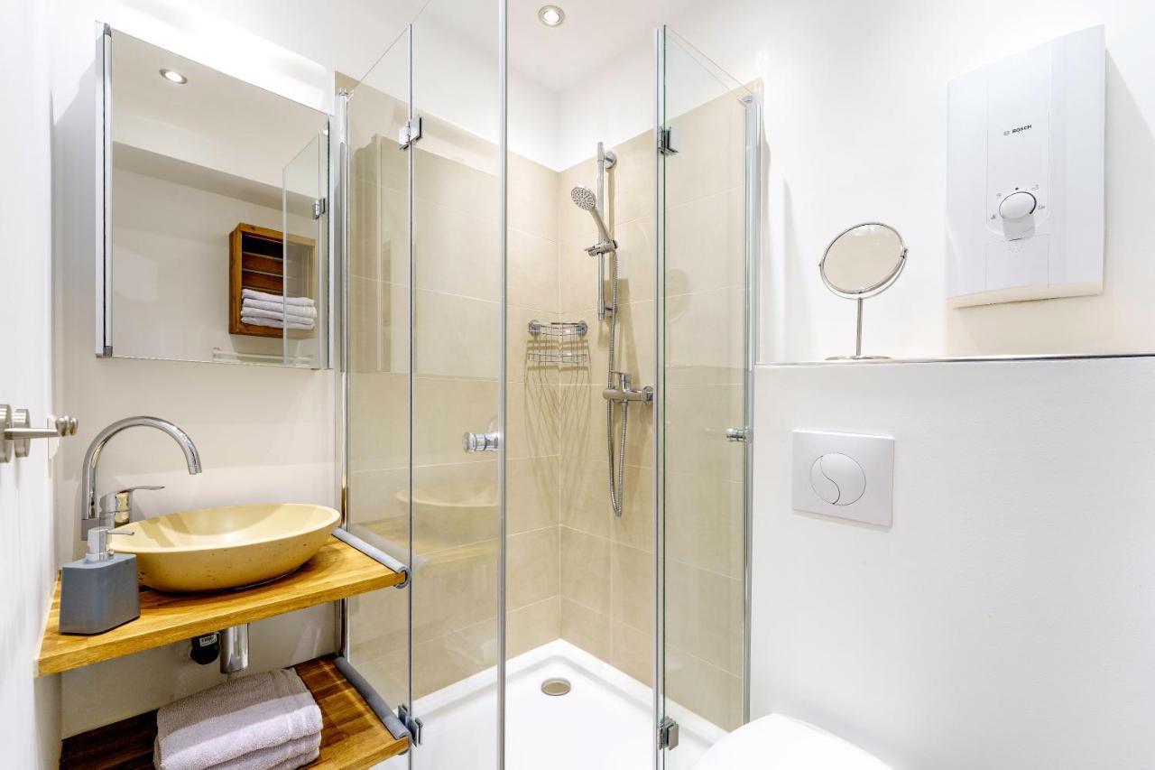 The Koburger Vh, Studio For Up To 4 With High Bed Берлин Екстериор снимка